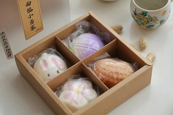 Pastry box